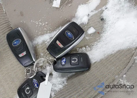 2022 Subaru Ascent Premium z USA, uszkodzony, nr VIN 4S4WMAED8N3407940